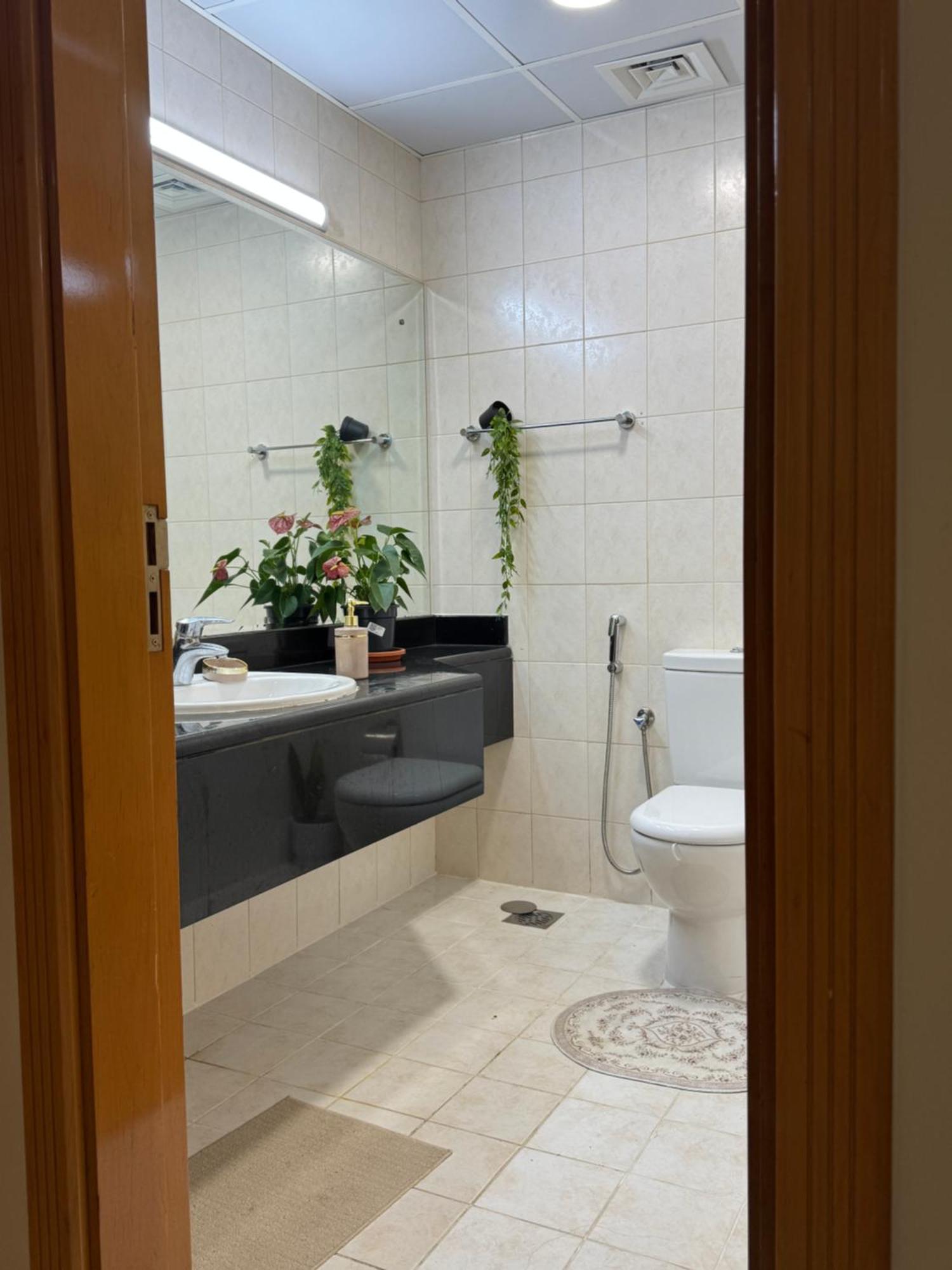 Apartment Discovery Gardens 225 *